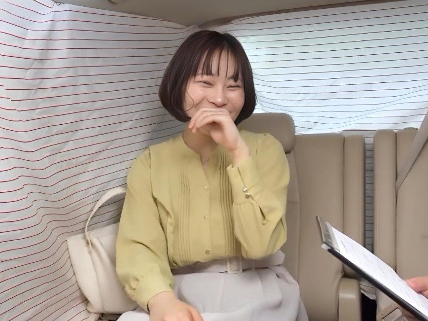 【人妻ナンパ】旦那が医師なセレブ美熟女奥さんにセクハラ質問！マゾ性癖なエロ美女をガチ口説きしてお持ち帰り中出しで痙攣絶頂の画像